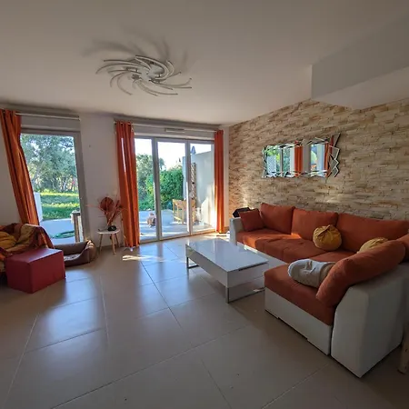 בית אירוח + Balcon Dans Maison Calme - 5 Min Des Plages