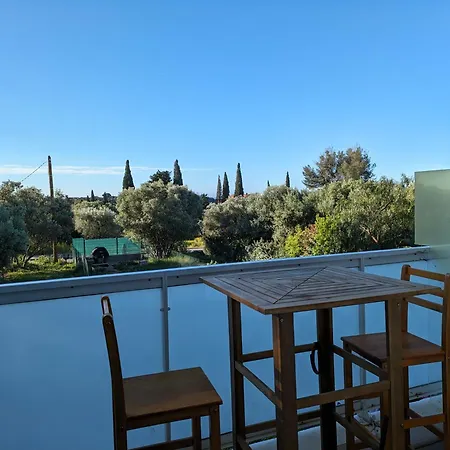 בית אירוח + Balcon Dans Maison Calme - 5 Min Des Plages *