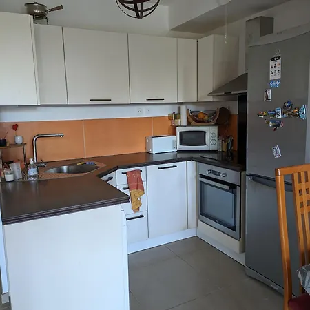 + Balcon Dans Maison Calme - 5 Min Des Plages בית אירוח *