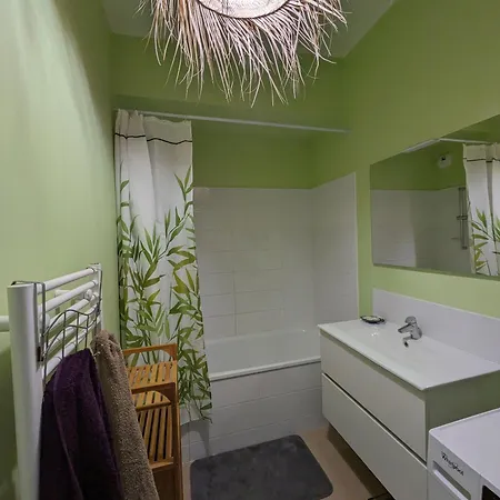 Privat bolig + Balcon Dans Maison Calme - 5 Min Des Plages
